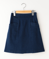 ポケット付き台形スカート