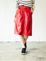 【三戸なつめさんコラボ】イミテーションレザースカート/レッド