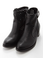 【PURE　SOEUR】パンチングインヒールブーツ