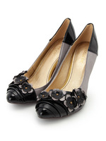 フラワーモチーフパンプス