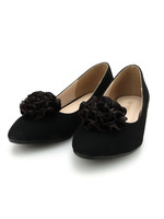 フラワーコサージュ付きパンプス