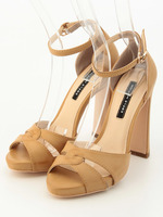 クロスサンダル