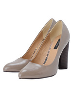 クラシックパンプス