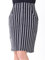 ストライプ柄スカート