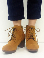 レースアップブーティー