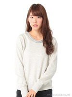 ビジュー付きプルオーバー