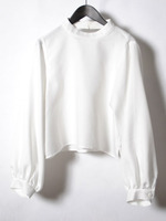 ボリュームブラウス