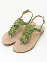 フラワーデザイントングサンダル/グリーンエナメル