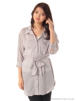 ベルト付きワイドネックブラウス/グレー