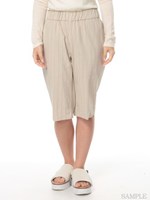 ピンストライプストレッチショートパンツ/ベージュ