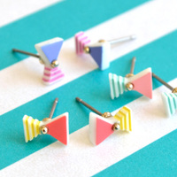 アシンメトリーストライプミニリボンピアス