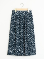 Jシャドーフラワープリーツスカート/ネイビー柄