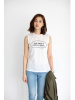 【AZUL by moussy】30/-TC天竺メッセージロゴタンク/O/WHT