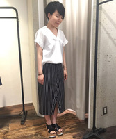 ストライプ柄フロントスリットスカート