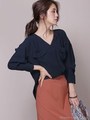 【WEB限定】【Oggi 11月号掲載】【美人百花 10月号掲載】 Re ウォッシャブルVネックとろみブラウス/ネイビー