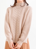 ロールネックケーブルニット/ピンクベージュ