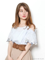 袖刺繍肩あきブラウス/ライトブルー