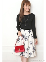 モノトーン飛ばしフラワータックスカート/ライトベージュ