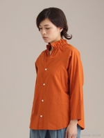 キャリコクラシコシャーリングカラーブラウス/ホワイト