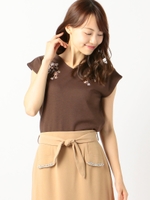 刺繍フラワーＴシャツ/ショッキングピンク