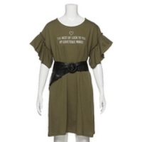 【51%OFF】サッシュベルトつきフリル袖ロゴ入りカットソーワンピース