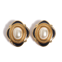 バーバリーズ イヤリング 38188 ゴールド×パール系 レディース クラシカルなパールイヤリング