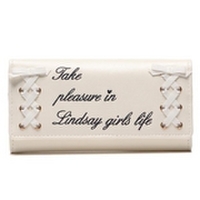 【50%OFF】ロゴ刺しゅう入りレースアップ長財布