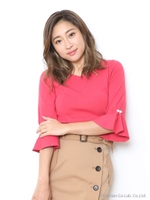 バックチェーン袖タックパールフレアニット/レッド