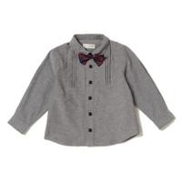 蝶ネクタイつきシャツ