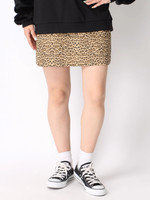 WC/ヒョウ柄スカート