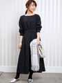 クルーネックギャザーワンピース/ブラック