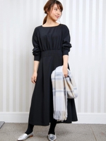 クルーネックギャザーワンピース/ブラック