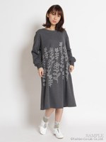 フラワーズスウェイジャカード裏毛ワンピース(花柄)/チャコール