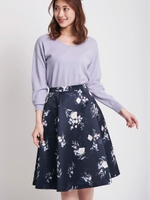 ブリリアンドブーケ柄スカート/紺