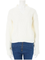 バックシャンケーブルVネックニット/ホワイト