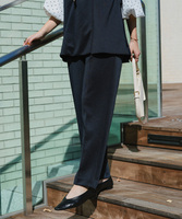 ストレッチ美脚テーパードタックパンツ