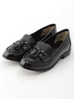 タッセル付ローファー