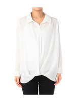 スキッパー裾タックシャツ