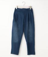 タック入りデニムテーパードパンツ