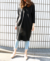 Ｖネックタックワンピース