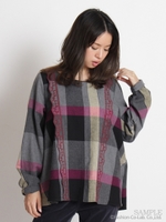 チェック×スカラップ刺しゅうブラウス/ネイビー