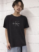 ストリートブランドTシャツ  CalvinKlein（CK) カルバンクライン   