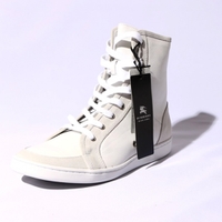 新品 バーバリーブラックレーベル ハイカットスニーカー ホワイト系 16989