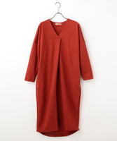 Ｖネックタックワンピース