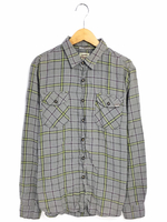 チェックシャツ      