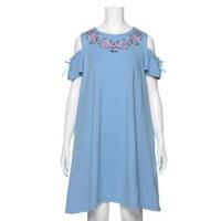 【50%OFF】フラワー刺しゅう入り肩開きワンピース