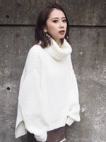 イレヘムオフタートルニット/WHT
