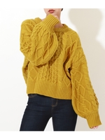 ケーブル編みボリュームスリーブバルキーニット/マスタード(044)