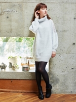 ショルダーレースフェザーニットオフタートルワンピース/ライトグレー