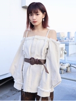 SWITCHING LINE OFFSHOULDER TOP/WHT